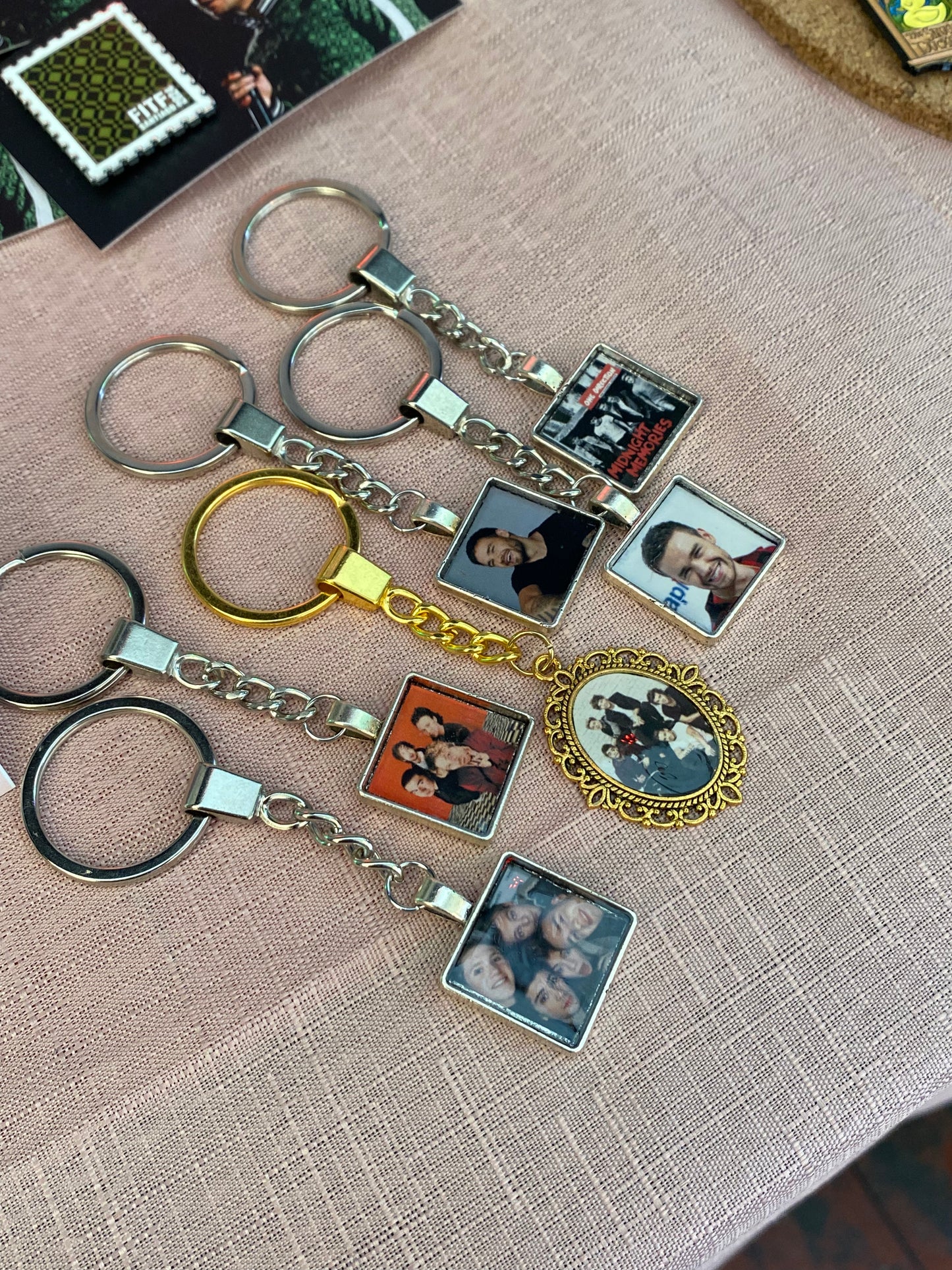 Llaveros Artistas - Harry Styles, Taylor Swift, Pedro Pascal, Olivia Rodrigo